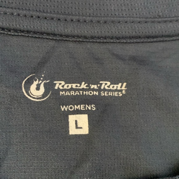 3/$20✨Brooks Black Short Sleeve Tee Rock n Roll Series Marathon 2017 Nashville - Picture 3 of 8